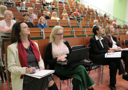 Jak uczyć w cyfrowym świecie? Podsumowanie konferencji naukowo-metodycznej