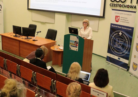 Jak uczyć w cyfrowym świecie? Podsumowanie konferencji naukowo-metodycznej