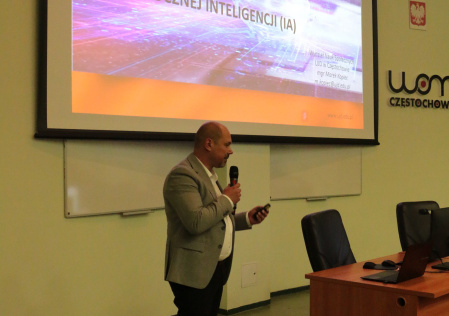 Relacja z konferencji „Bezpieczni w cyberprzestrzeni”