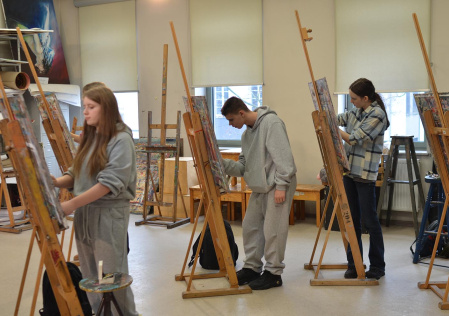 Relacja z warsztatów „Bliżej sztuki”