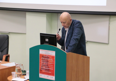 zdjęcie nr 8 - prowadzący