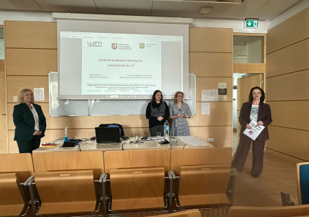 Inauguracja konferencji - dr hab. Elżbieta Pawlikowska-Asendrych i Jadwiga Mielczarek, wicedyrektor RODN WOM w Częstochowie